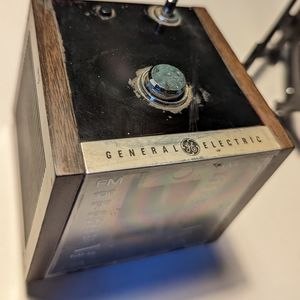 Vintage General Electric (GE) Clock Radio Model T2360A